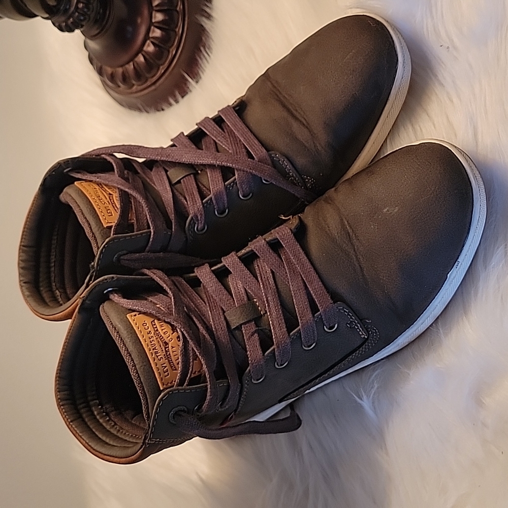 Levi Strauss & Co, brown, size 9